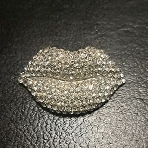 Vintage Lip Charm